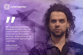 Gustav Grabolle, Forschungsreferent Sichere Systeme der Cyberagentur, betont die sicherheitspolitische Bedeutung innovativer Ansätze zur Reduktion geopolitischer Rohstoffabhängigkeiten.
